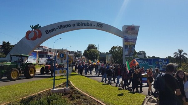 Greve Geral em Ibirubá registra mais de 2 mil pessoas